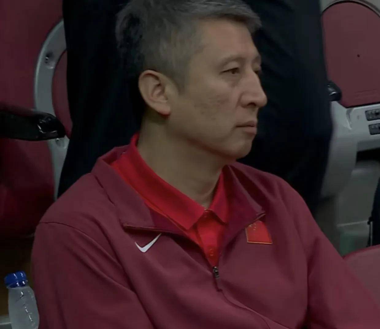 赛前江苏男篮调整名单以备意甲,更衣室发声环节打磨,引发热议,年轻球员获得机会的简单介绍 赛前江苏男篮调整名单以备意甲,更衣室发声环节打磨,引发热议,年轻球员获得机会的简单介绍