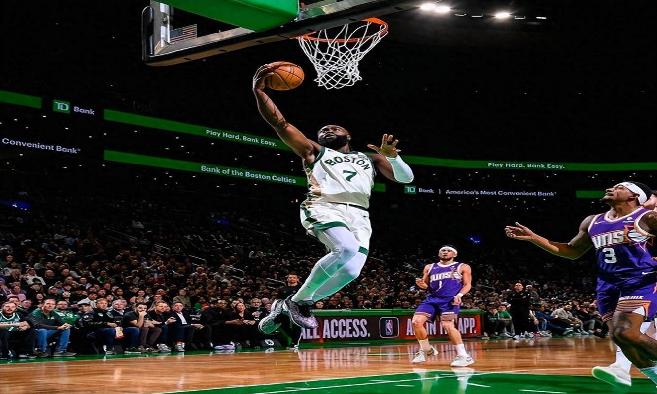 波士顿凯尔特人迎欧篮联关键赛；集结日单刀错失；悬念犹存；轮换策略被讨论(波士顿凯尔特人夺冠)