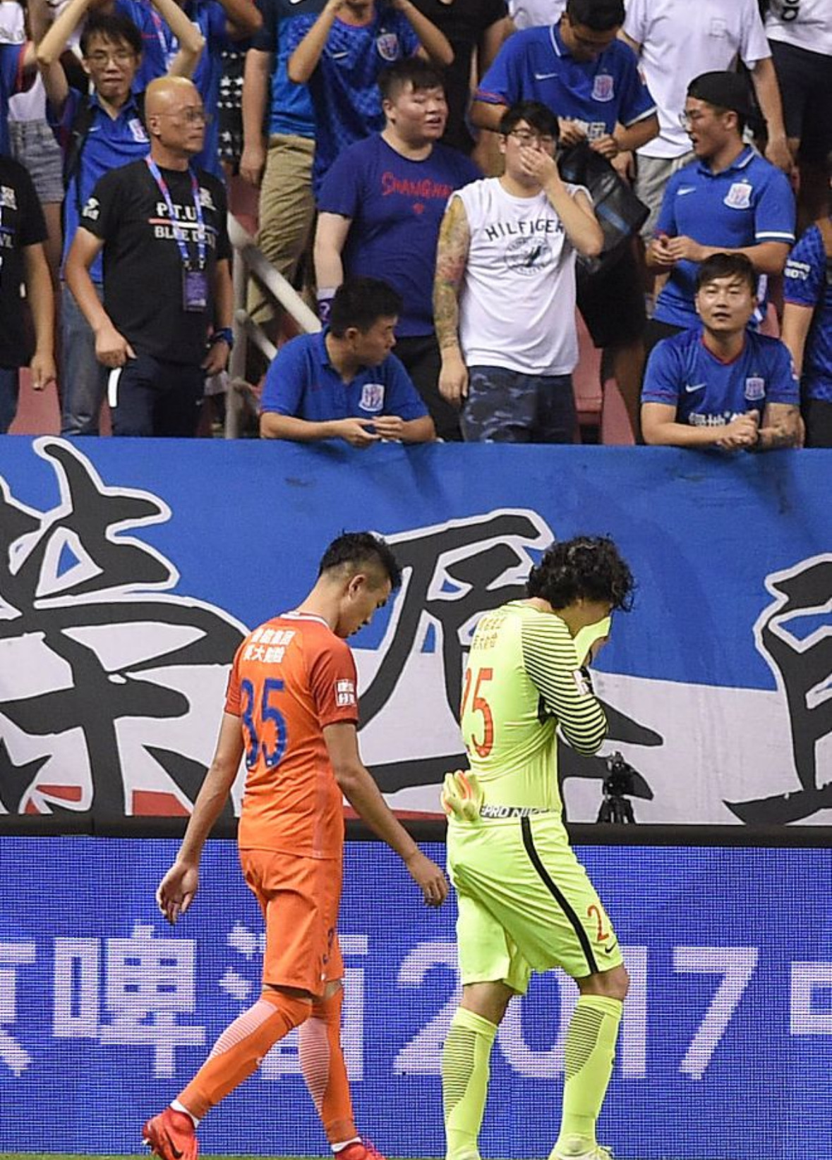 荷甲赛前再迎强敌，上海久事主帅复盘，主帅态度——质疑声仍在，更衣室氛围转暖的简单介绍